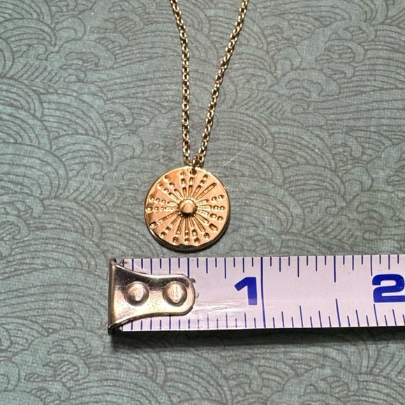 DAINTY GOLD TONE SUNSHINE NECKLACE - Picture 5 of 8